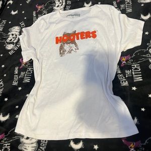 Hooters top
